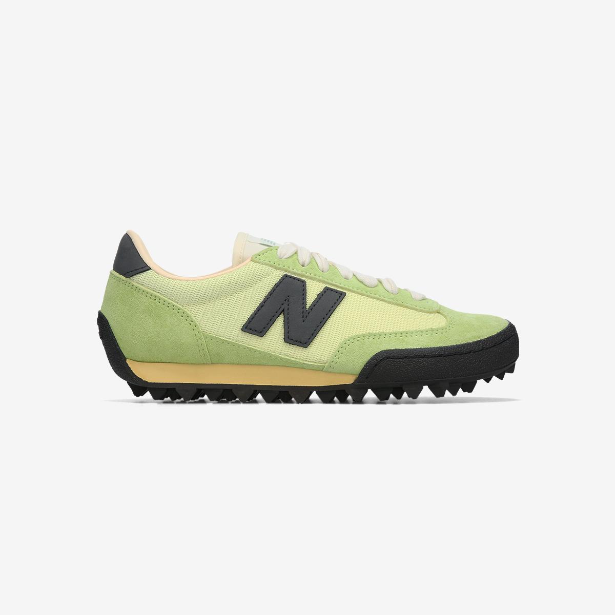 (40)Green