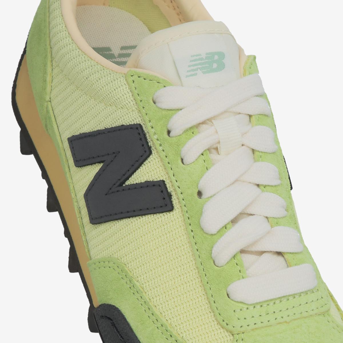 (40)Green