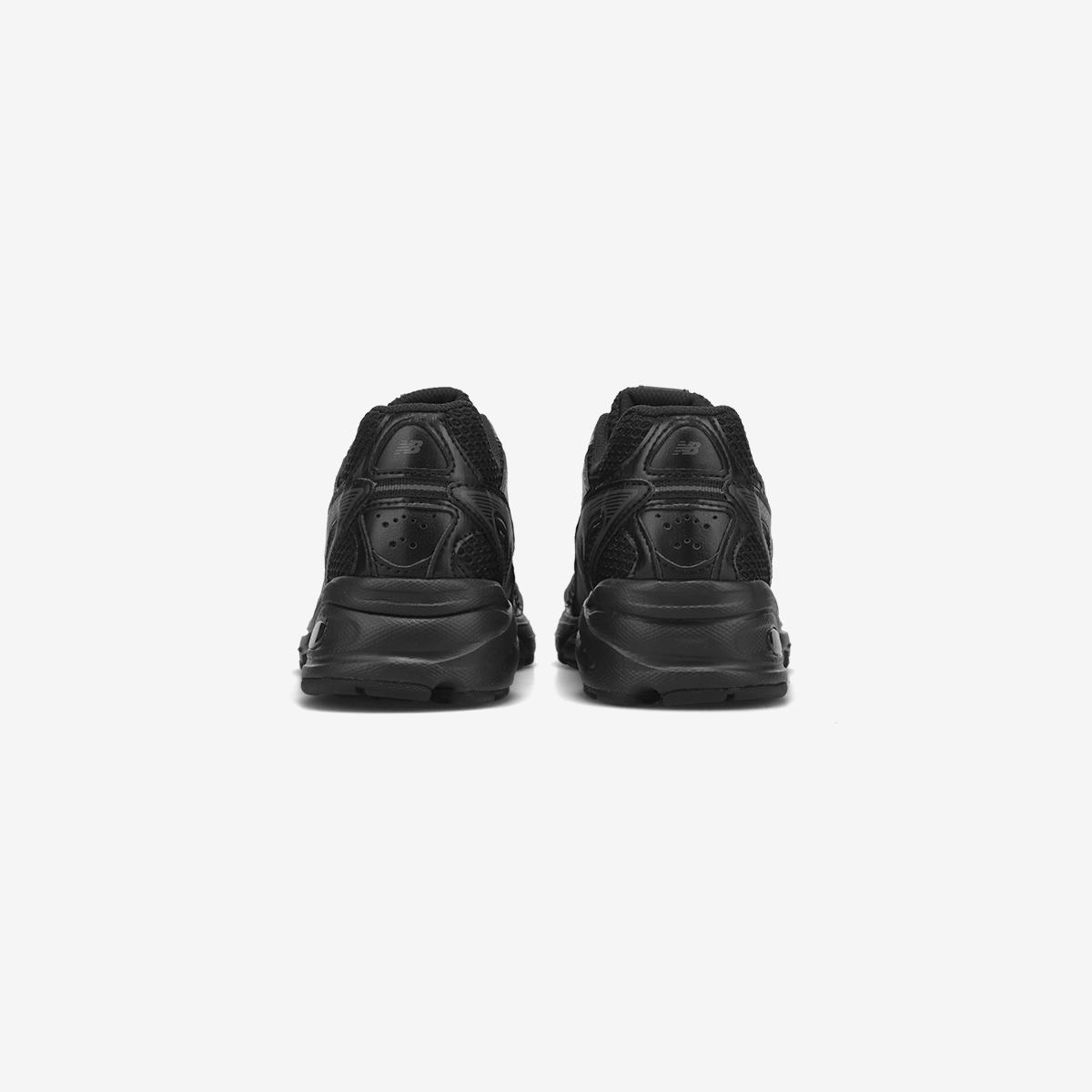 (19)Black