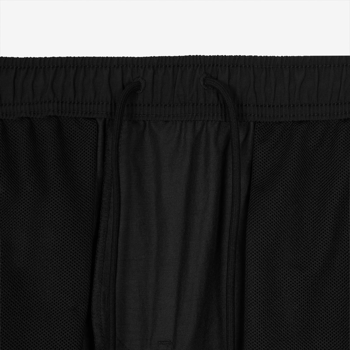 (19)Black