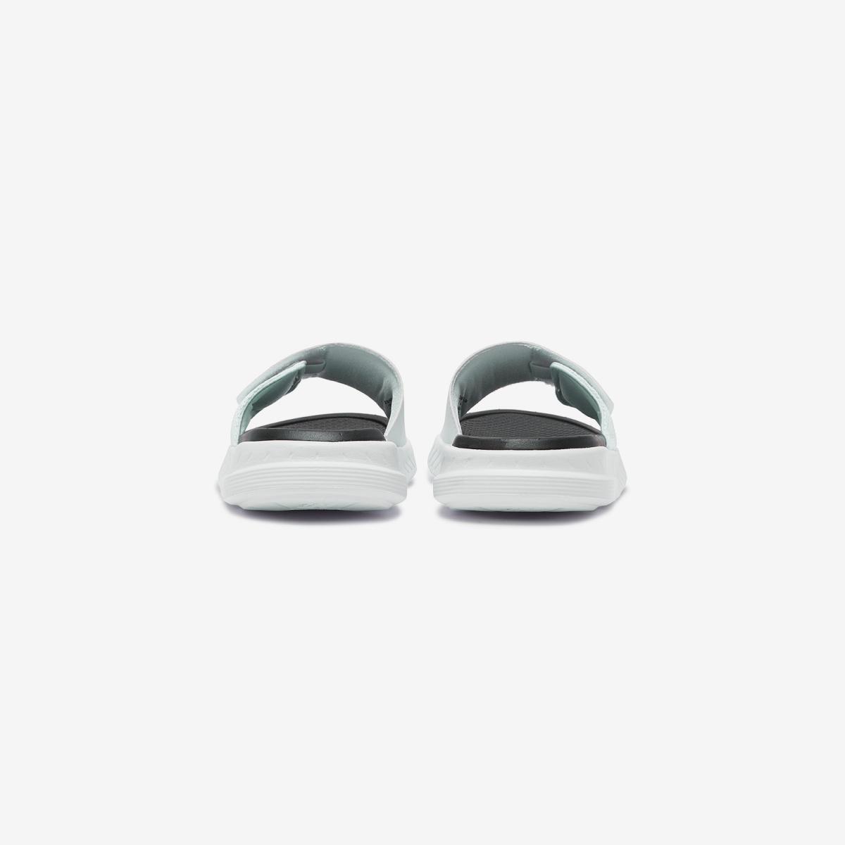 (10)White