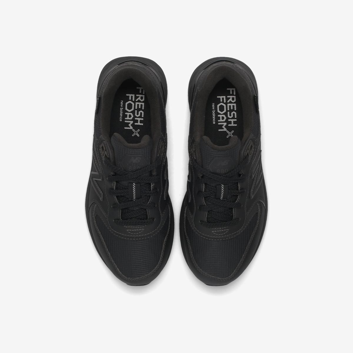 (19)Black
