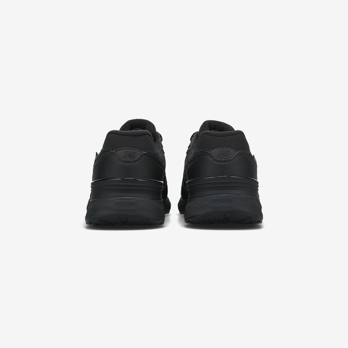 (19)Black