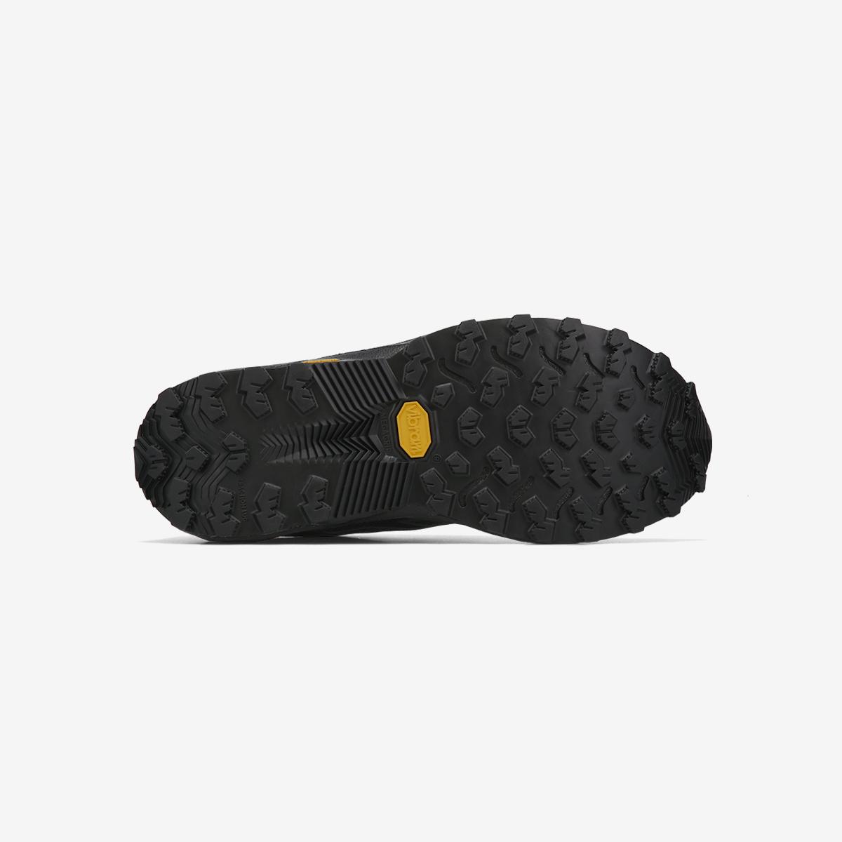 (19)Black