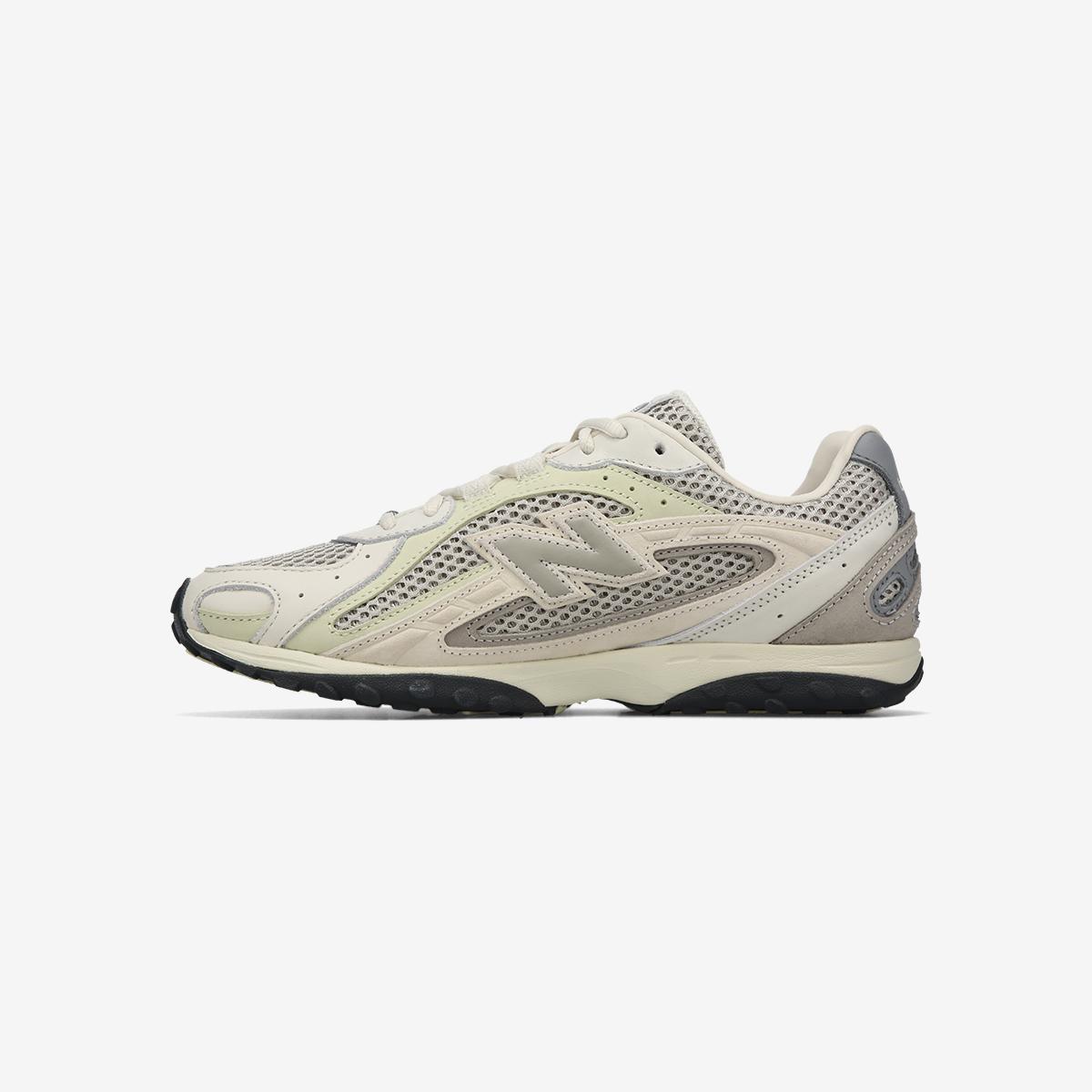 (35)Beige