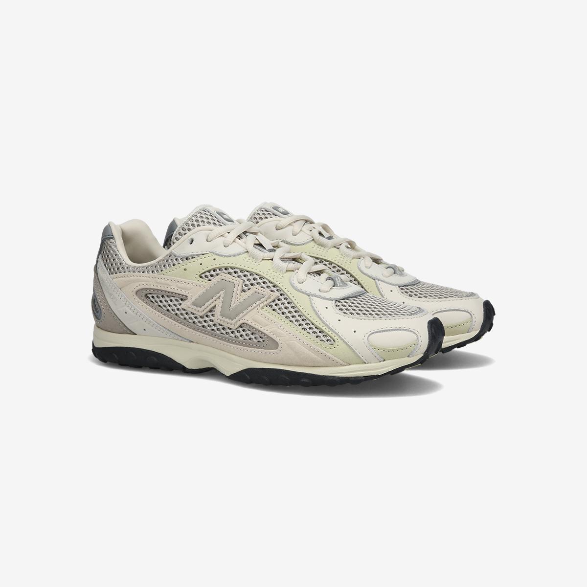 (35)Beige