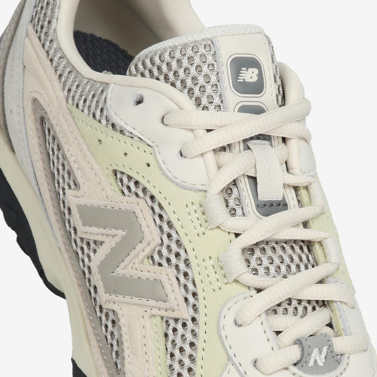 (35)Beige