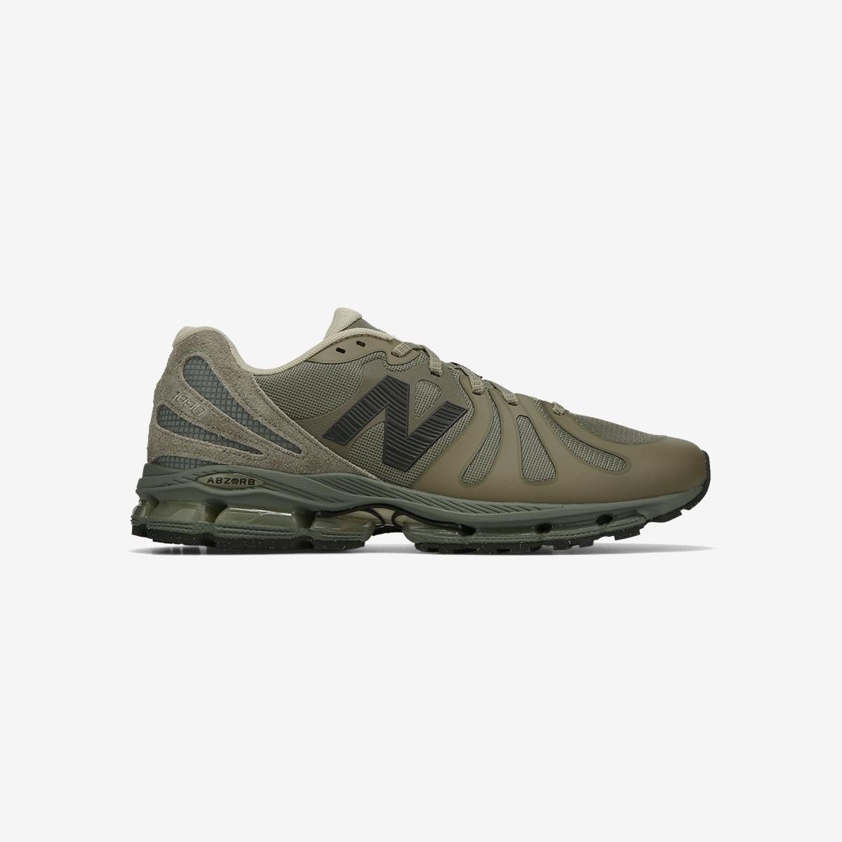 (49)Khaki
