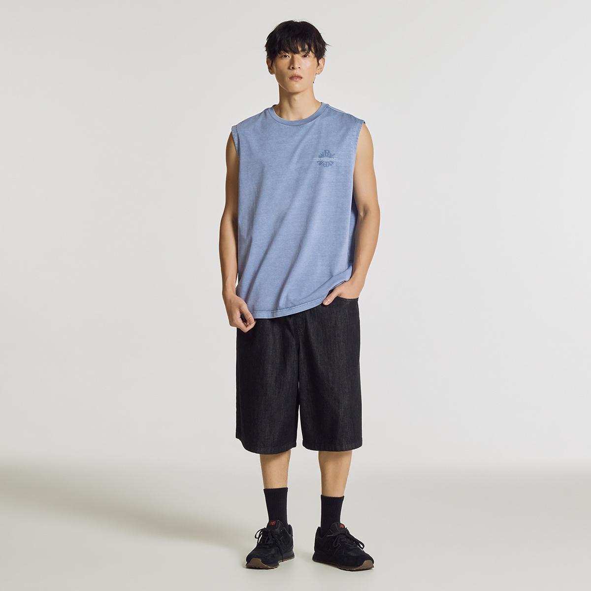 (83)Greyish Blue