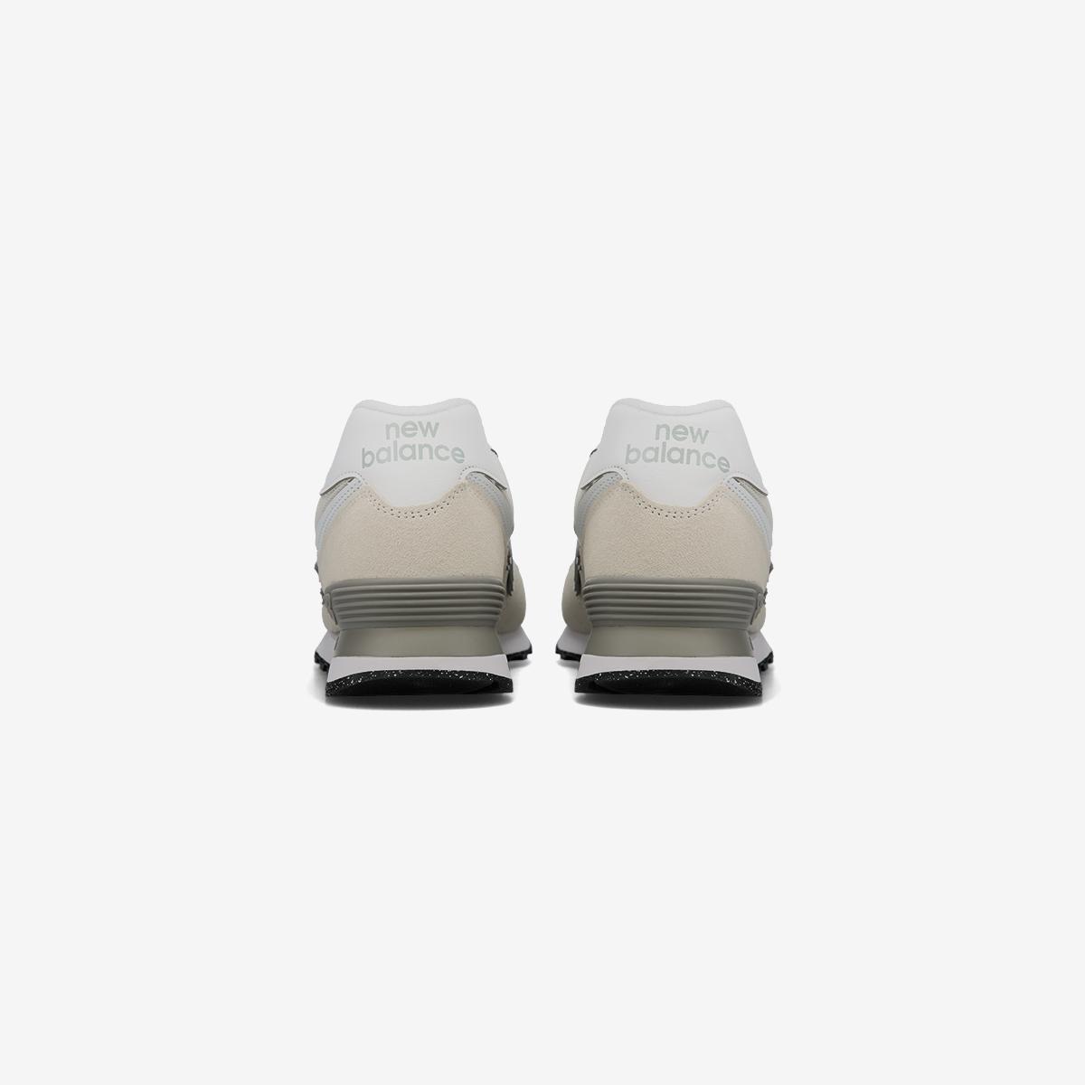 (39)Ivory