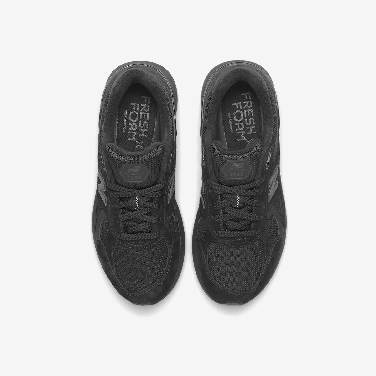 (19)Black