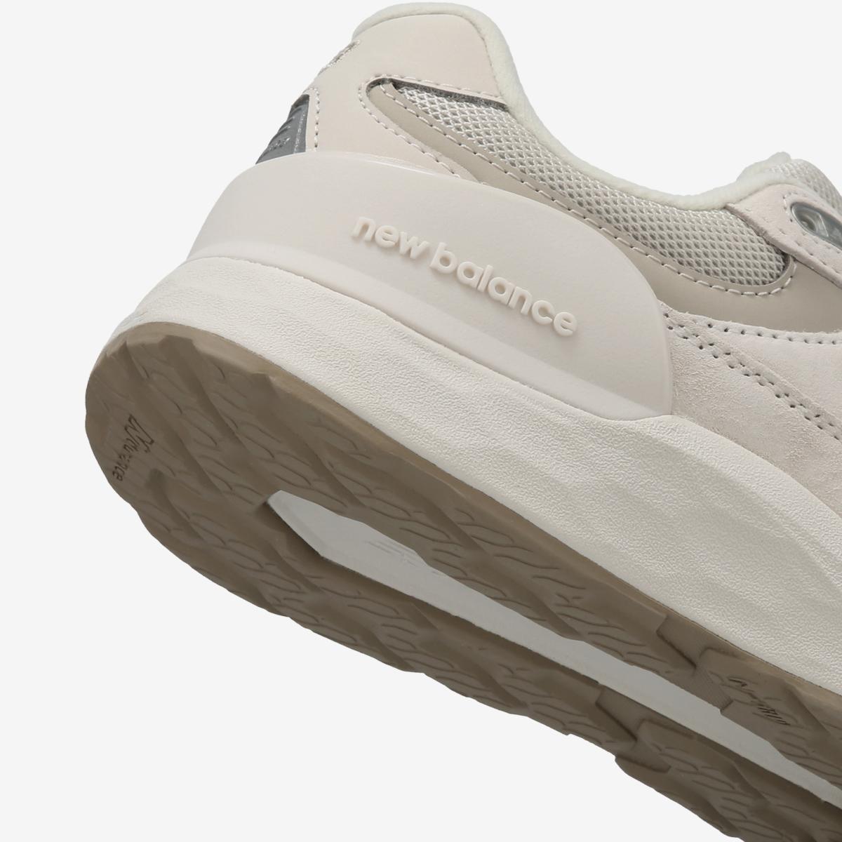 (35)Beige