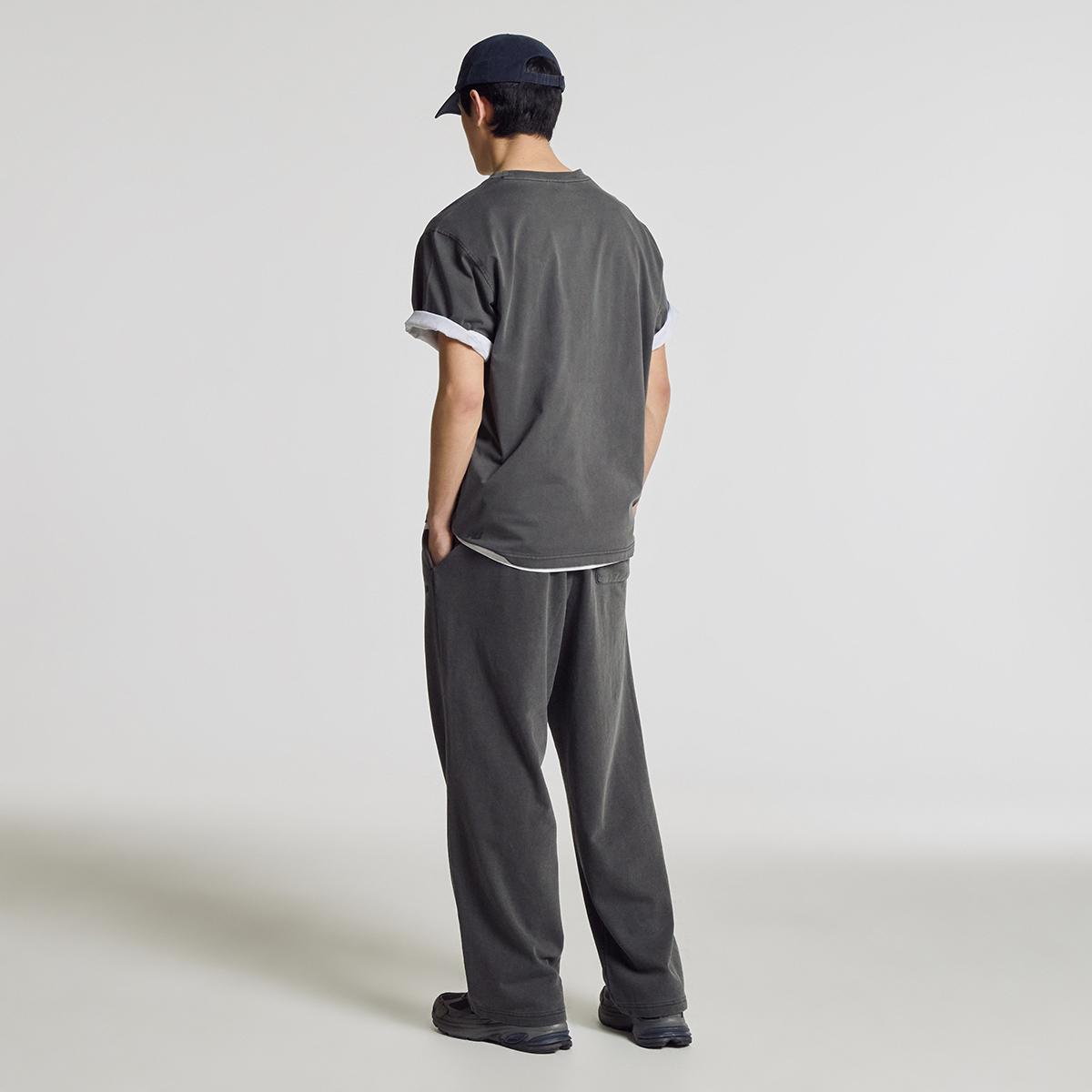 (60)Charcoal