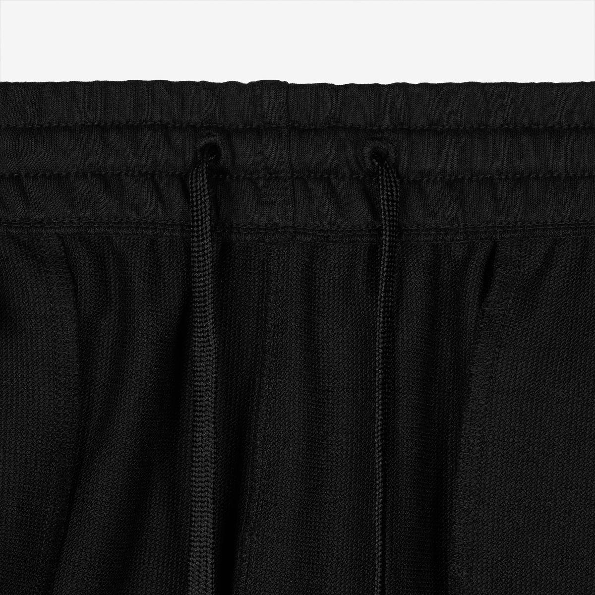 (19)Black
