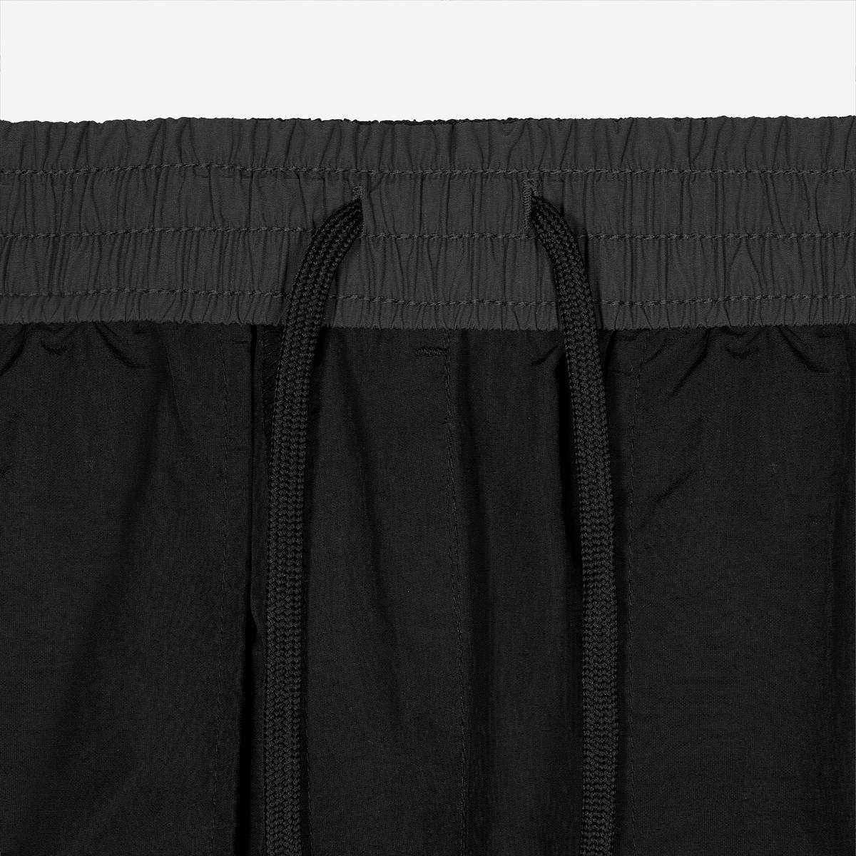 (19)Black