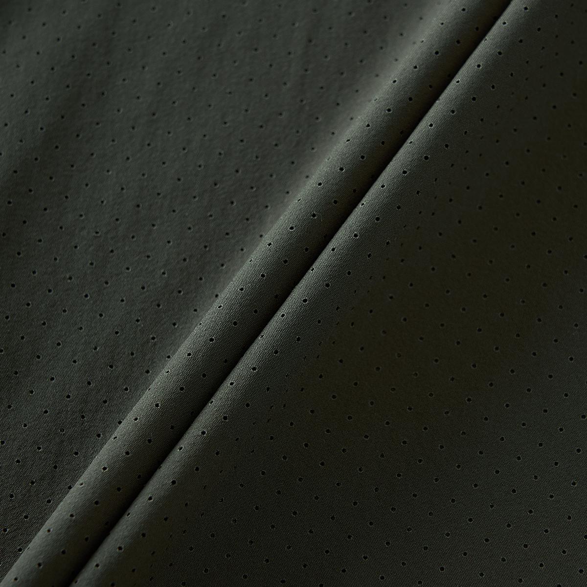 (60)Charcoal