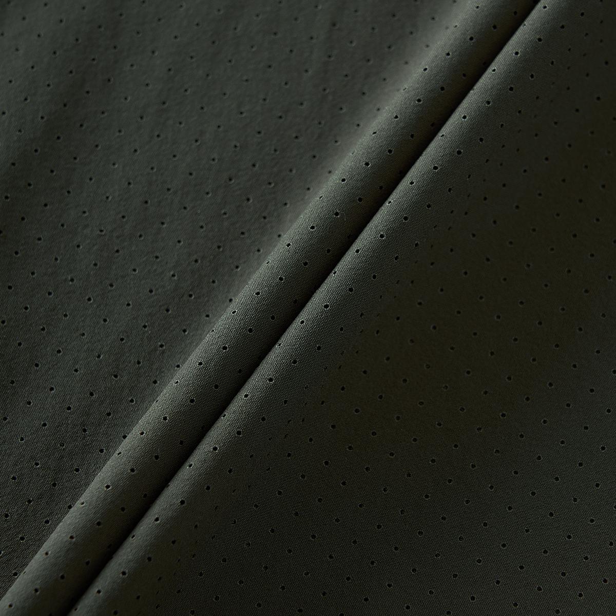 (60)Charcoal