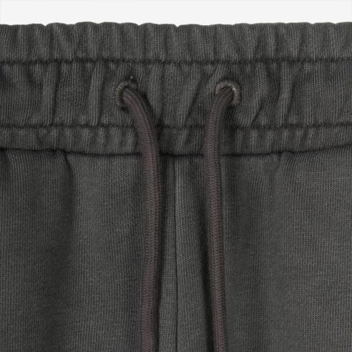 (60)Charcoal