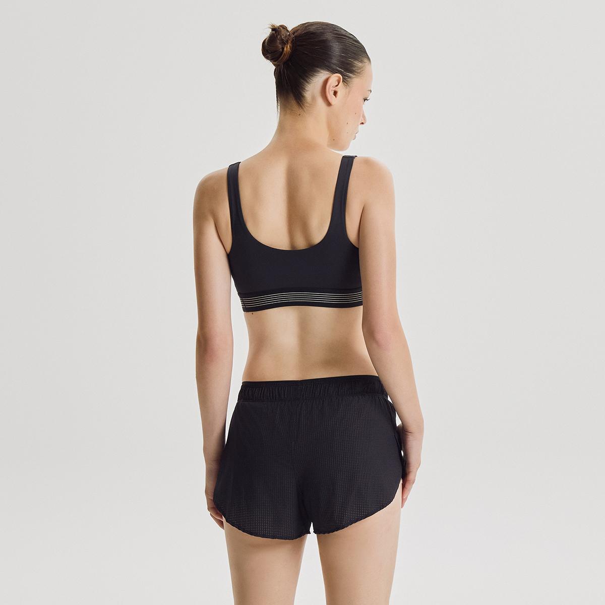 (19)Black