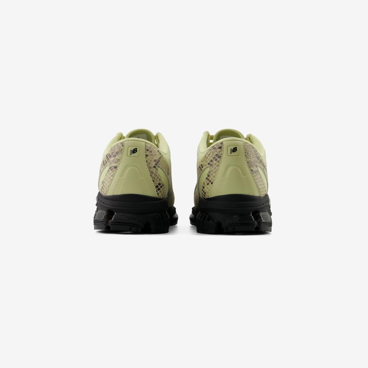 (35)Beige