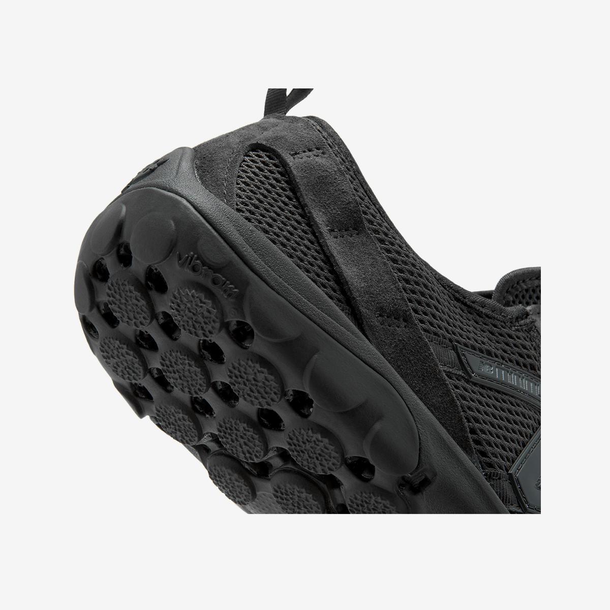 (19)Black