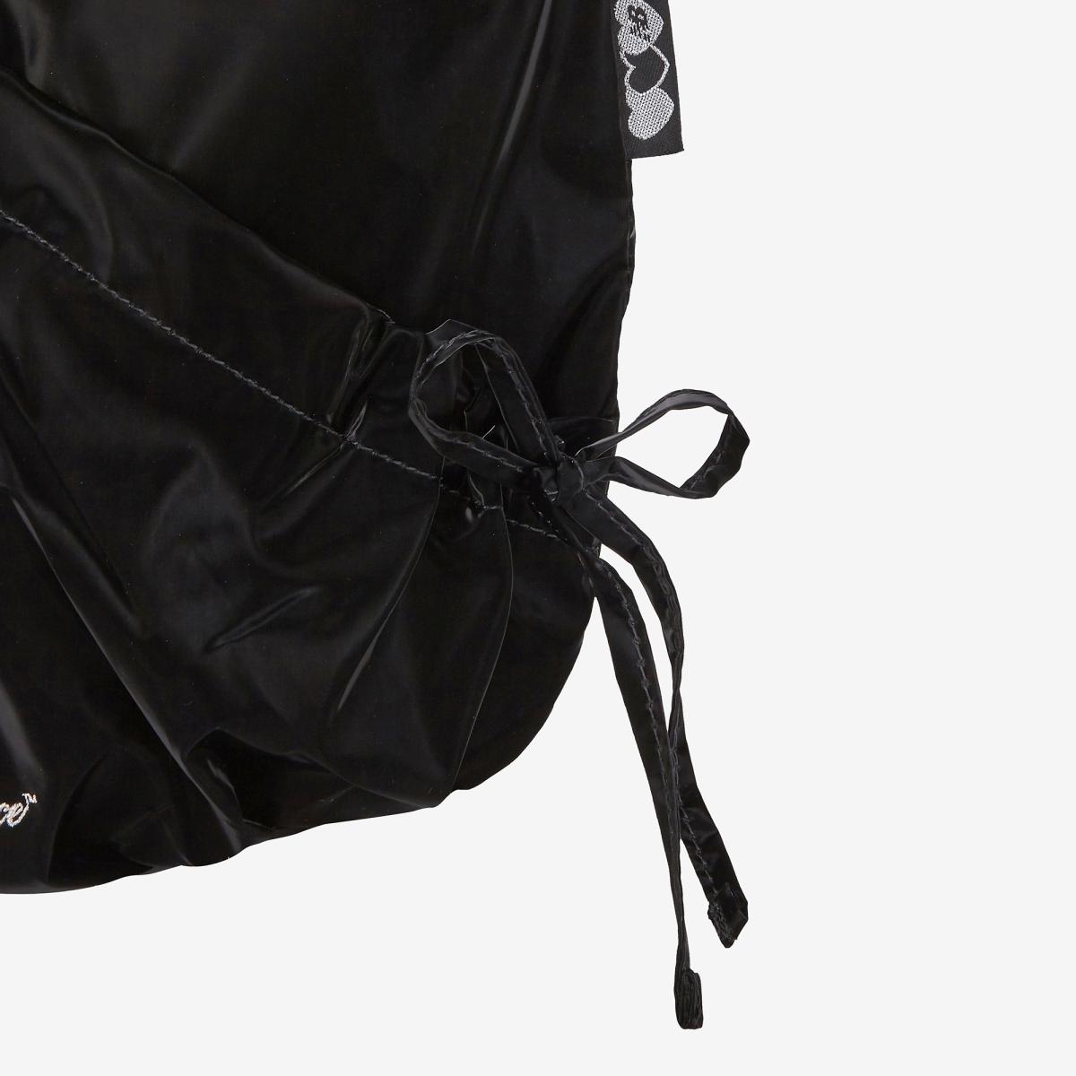 (19)Black