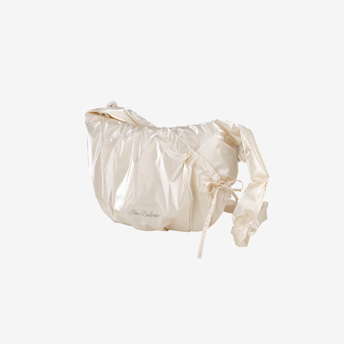 (39)Ivory
