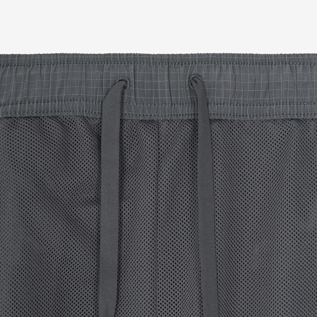 (60)Charcoal