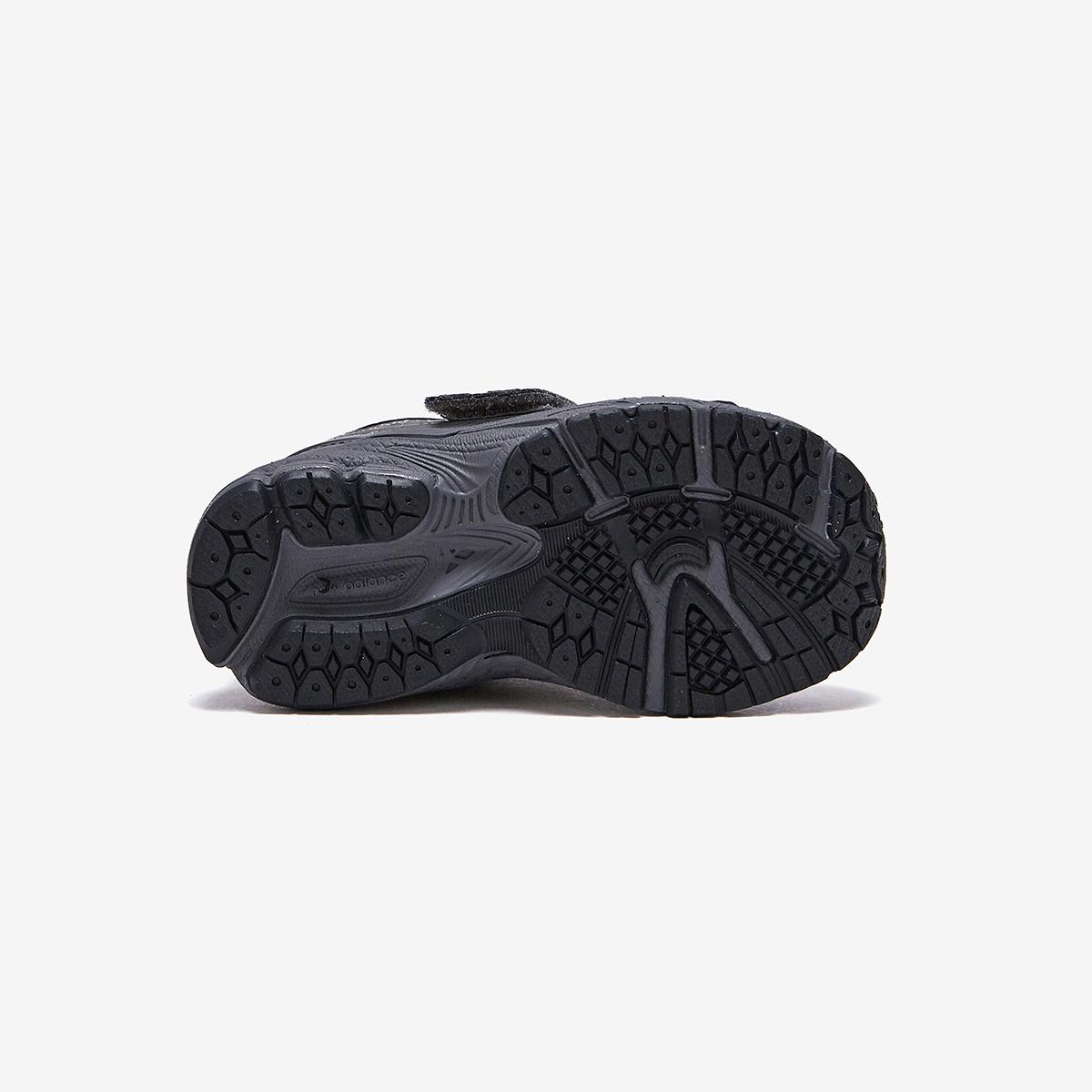 (19)Black