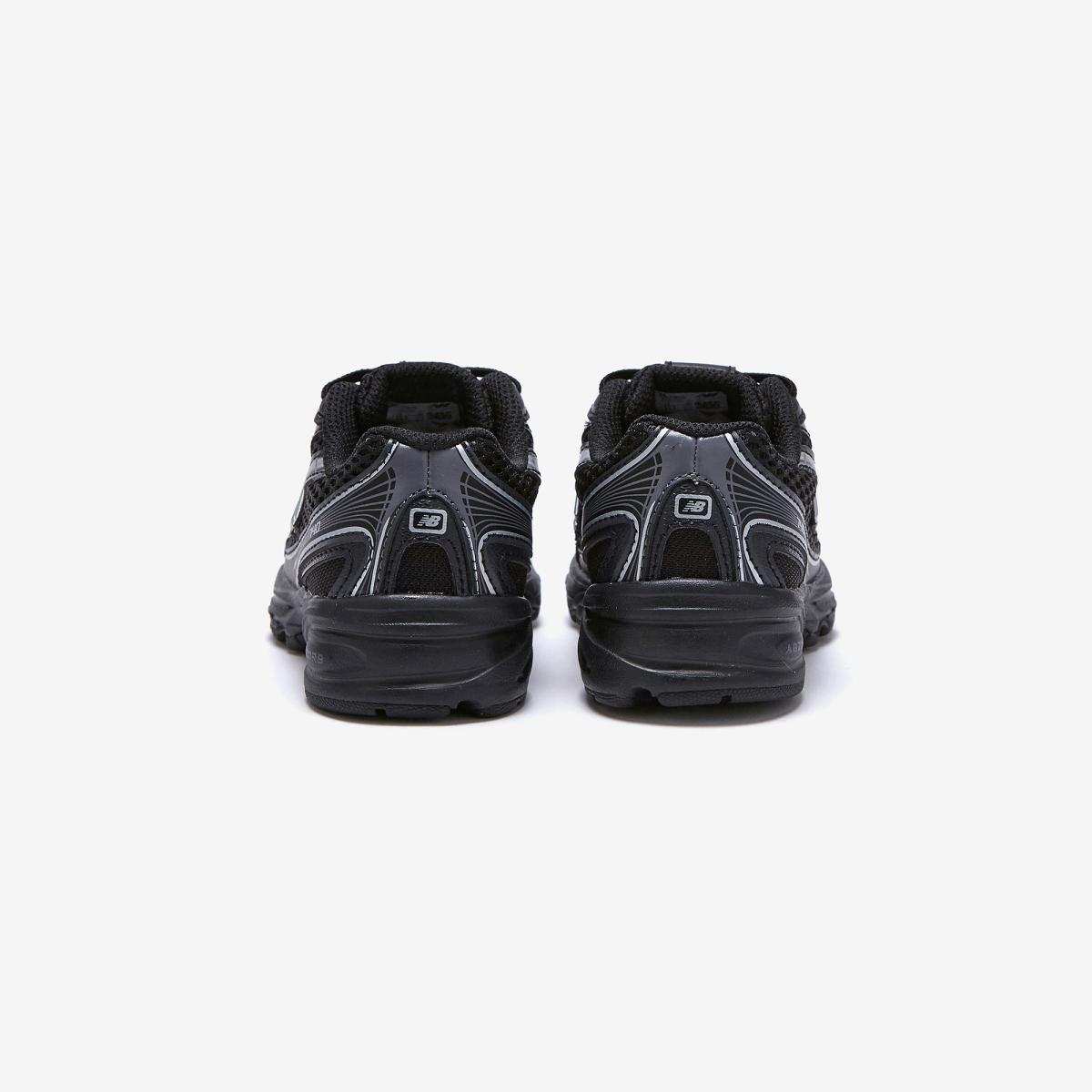 (19)Black