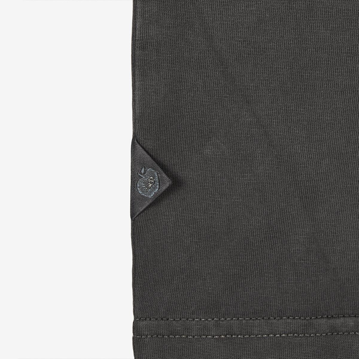 (60)Charcoal