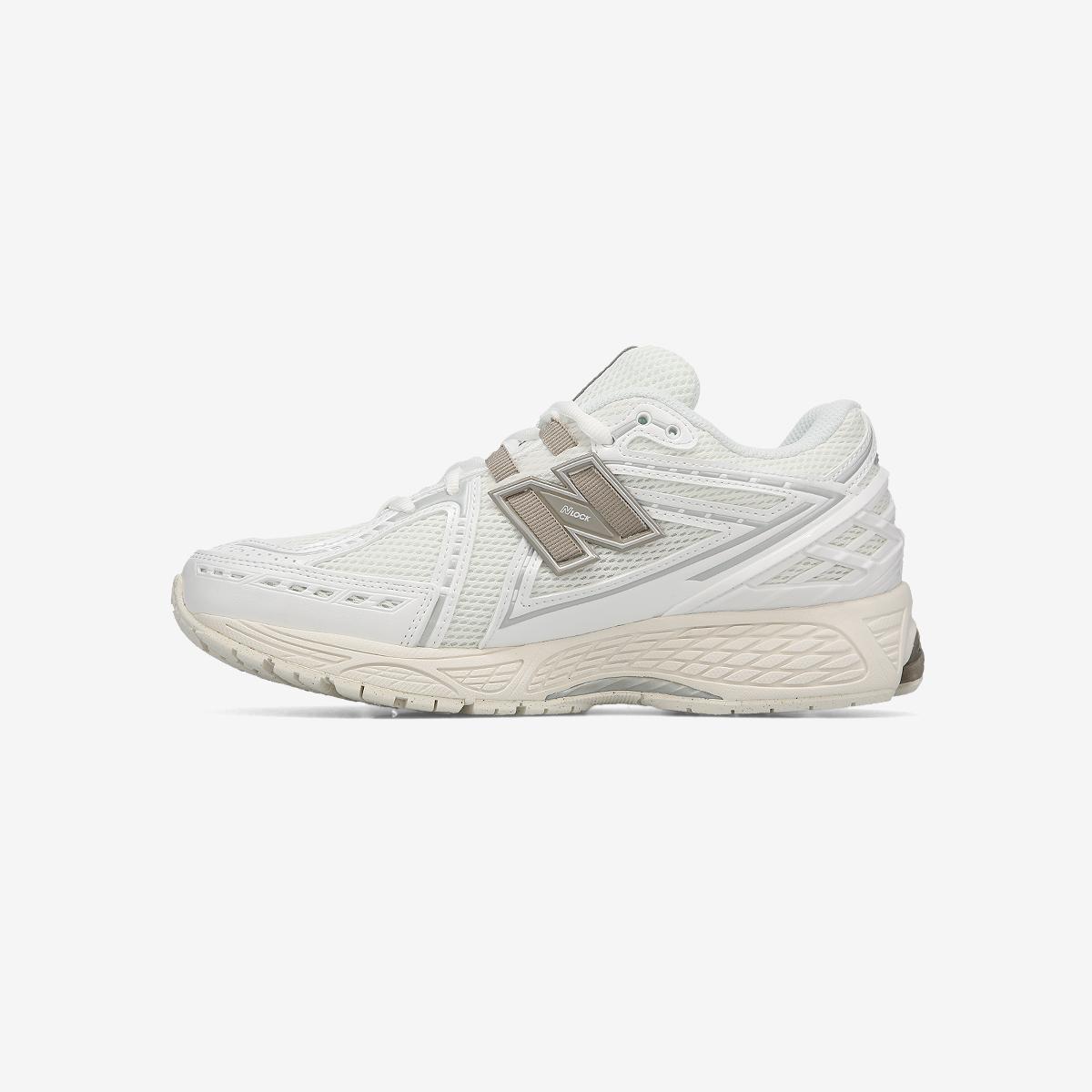 (10)White