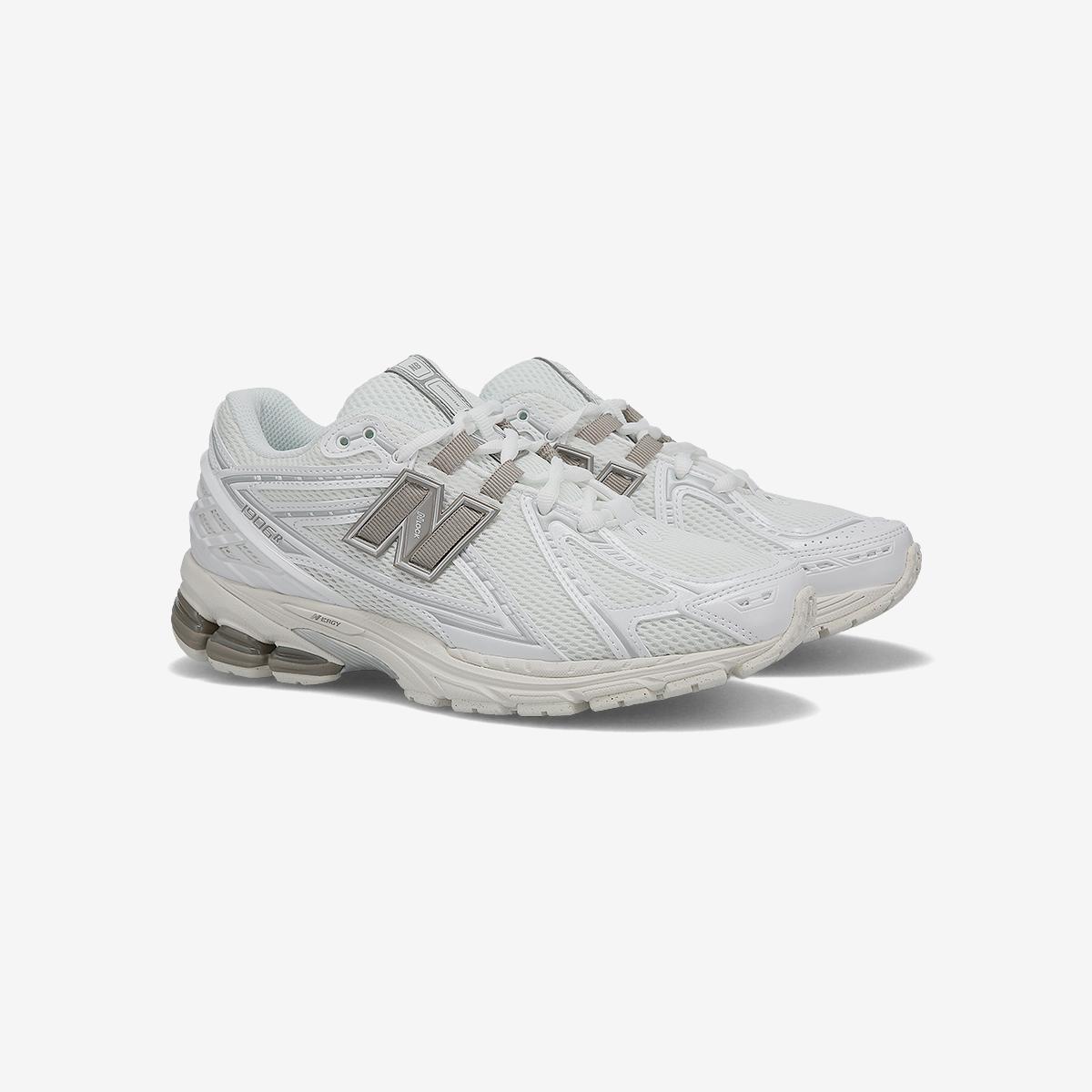 (10)White