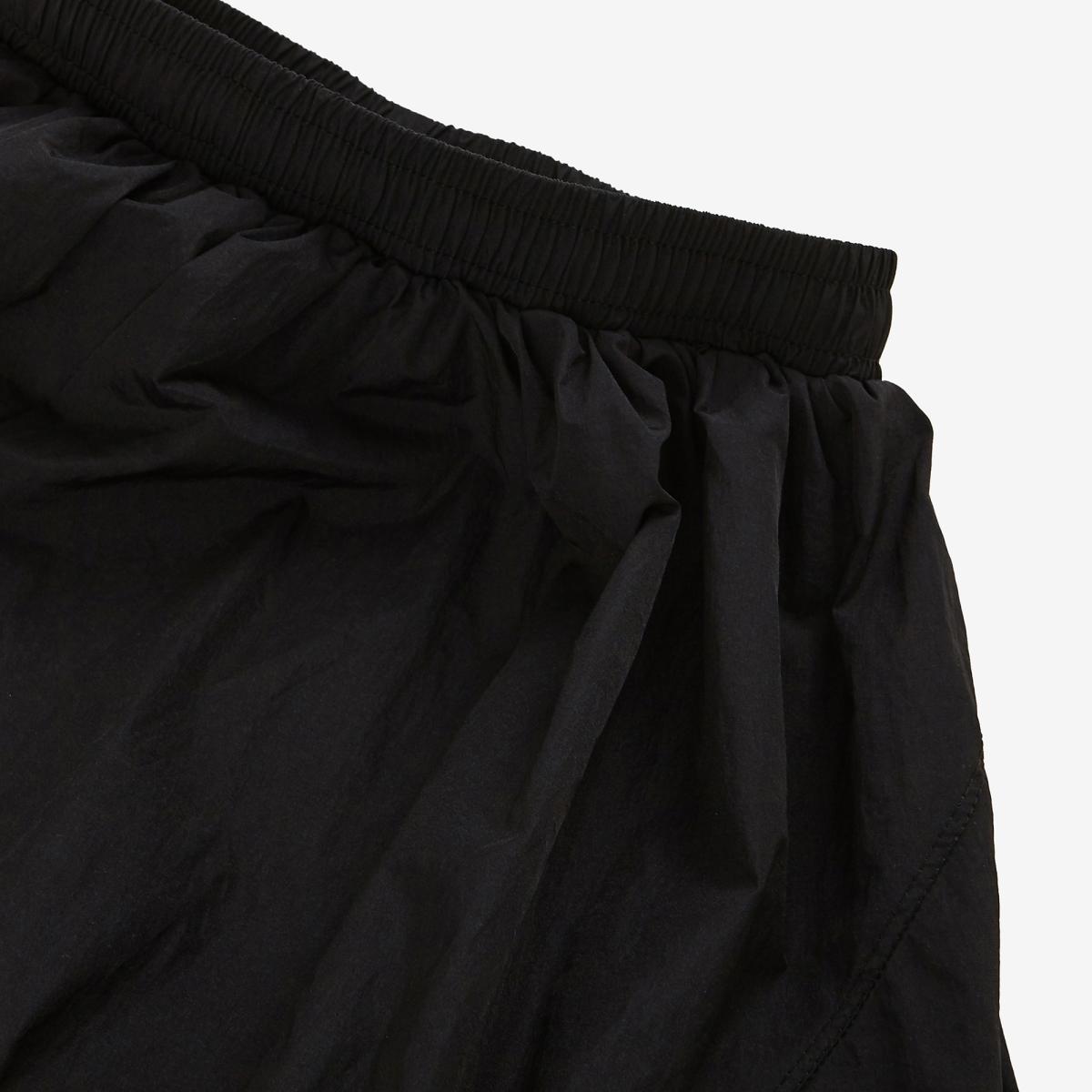 (19)Black