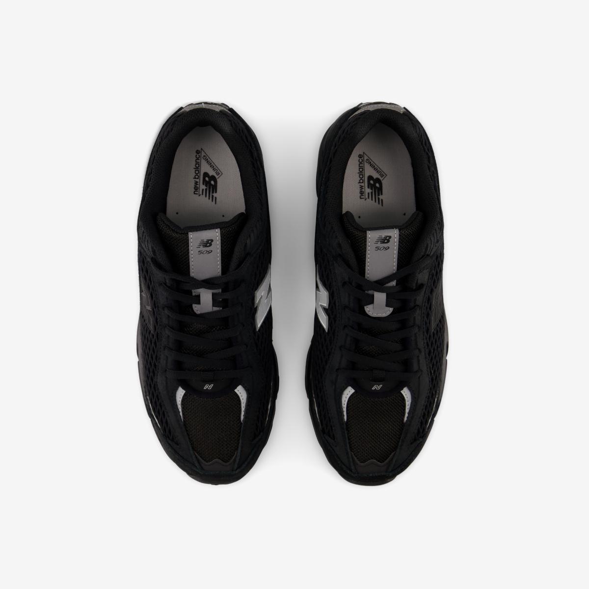 (19)Black