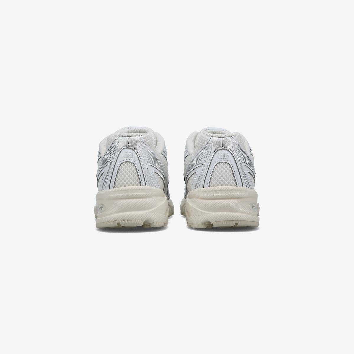(10)White