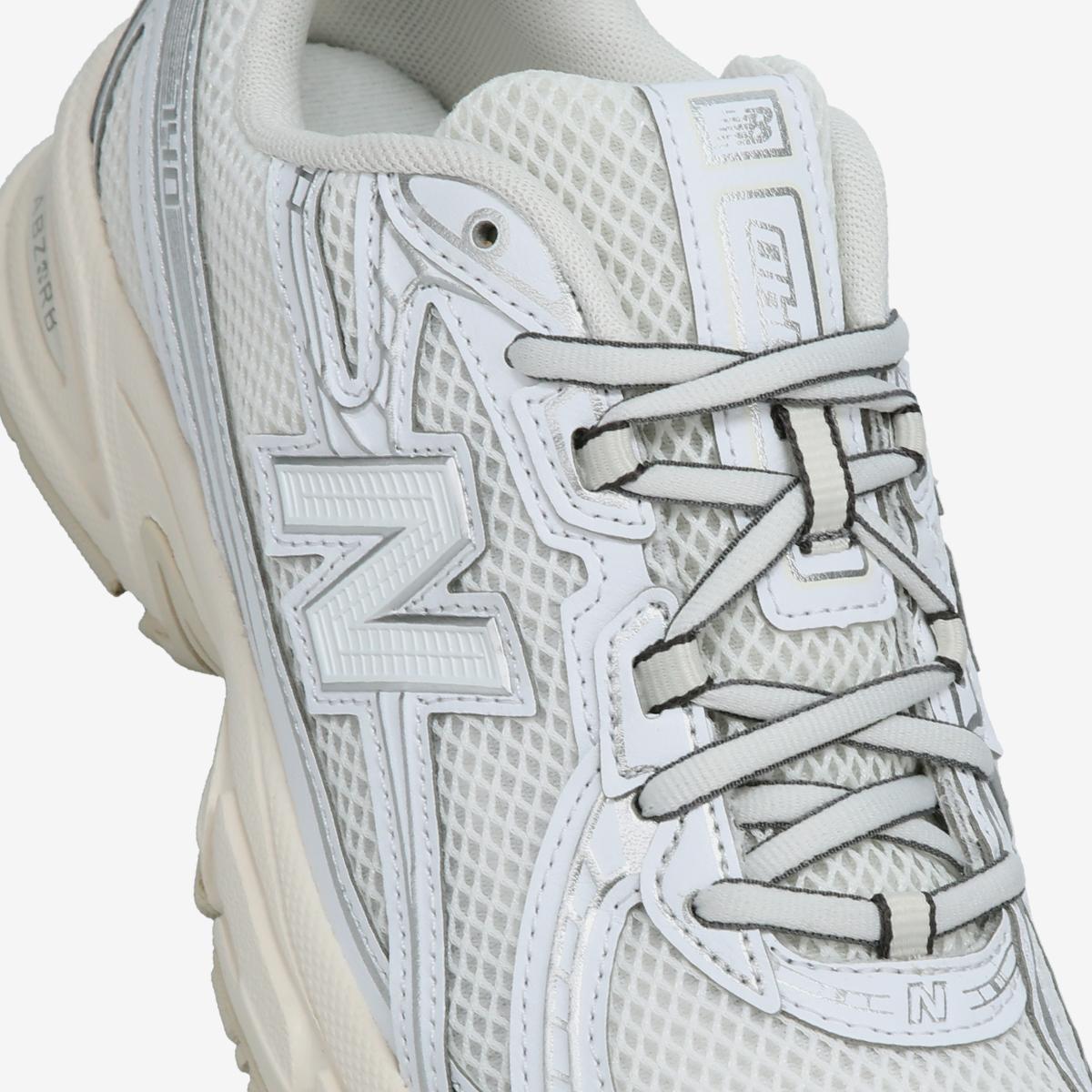 (10)White
