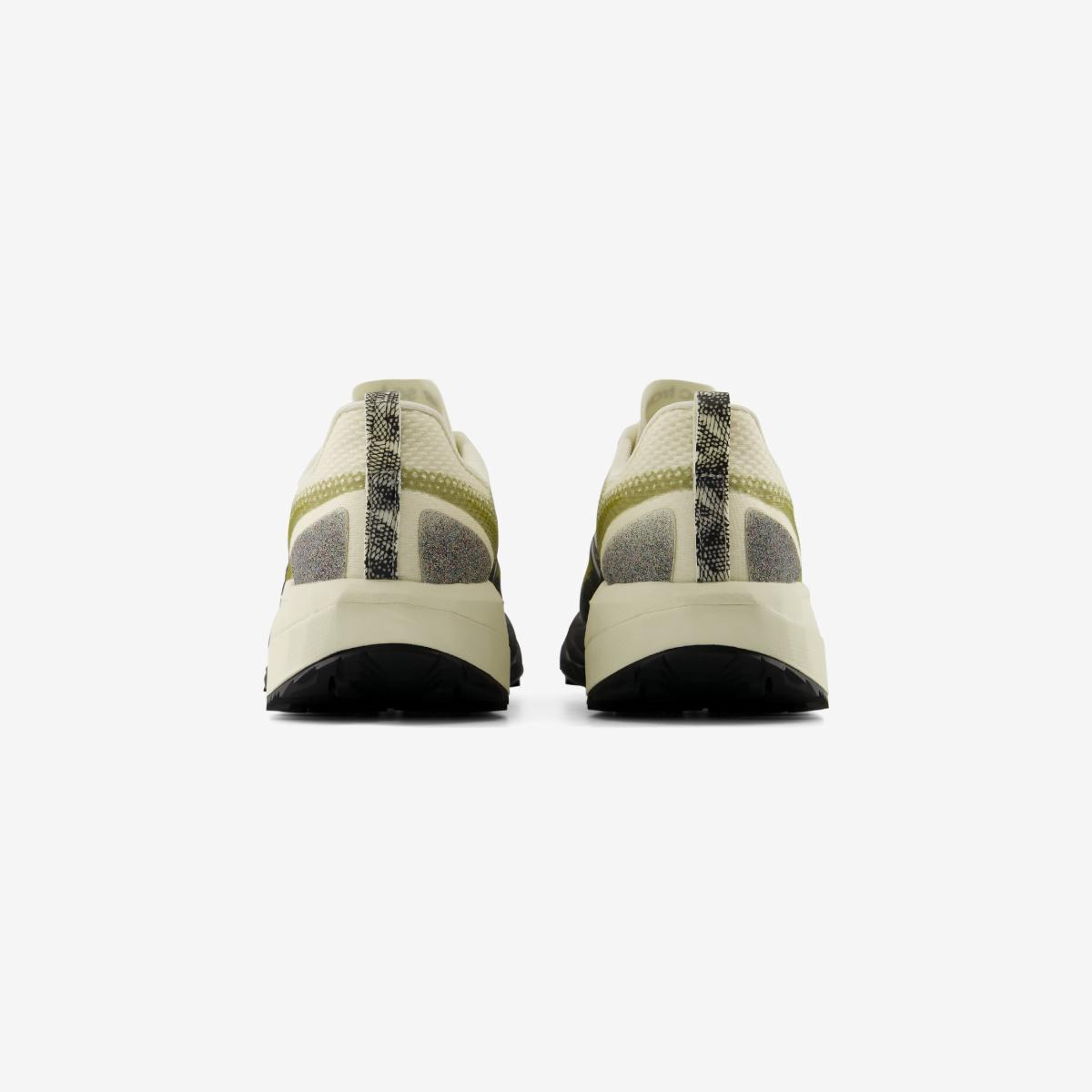 (49)Khaki