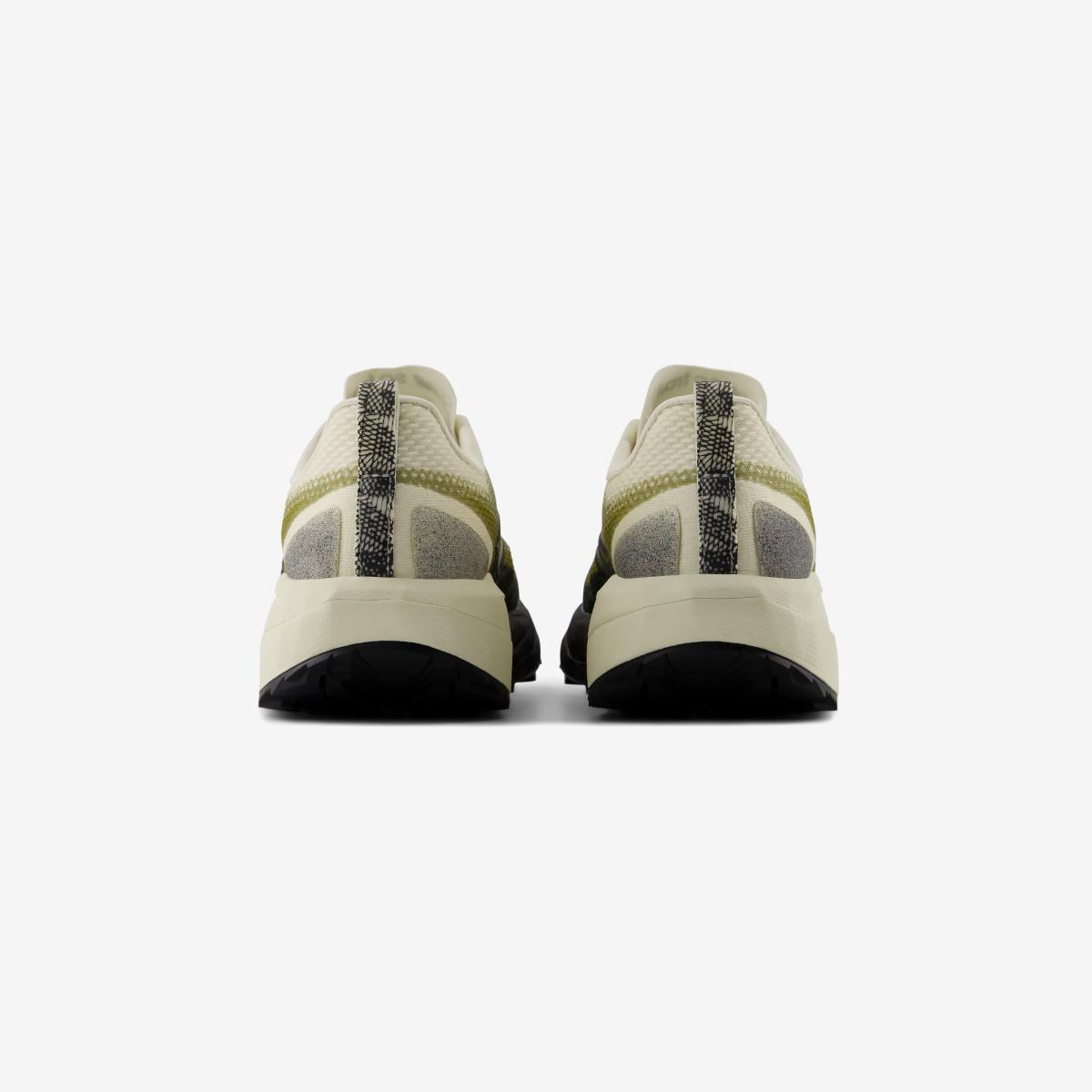 (49)Khaki