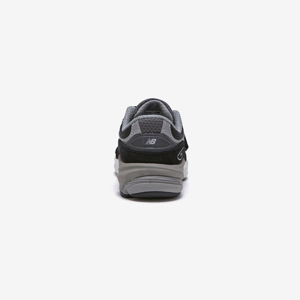 (19)Black