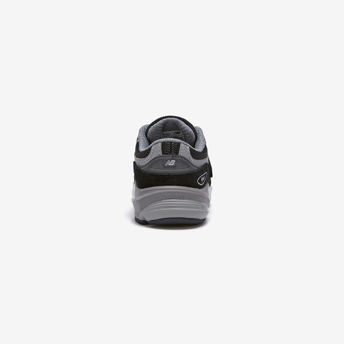 (19)Black