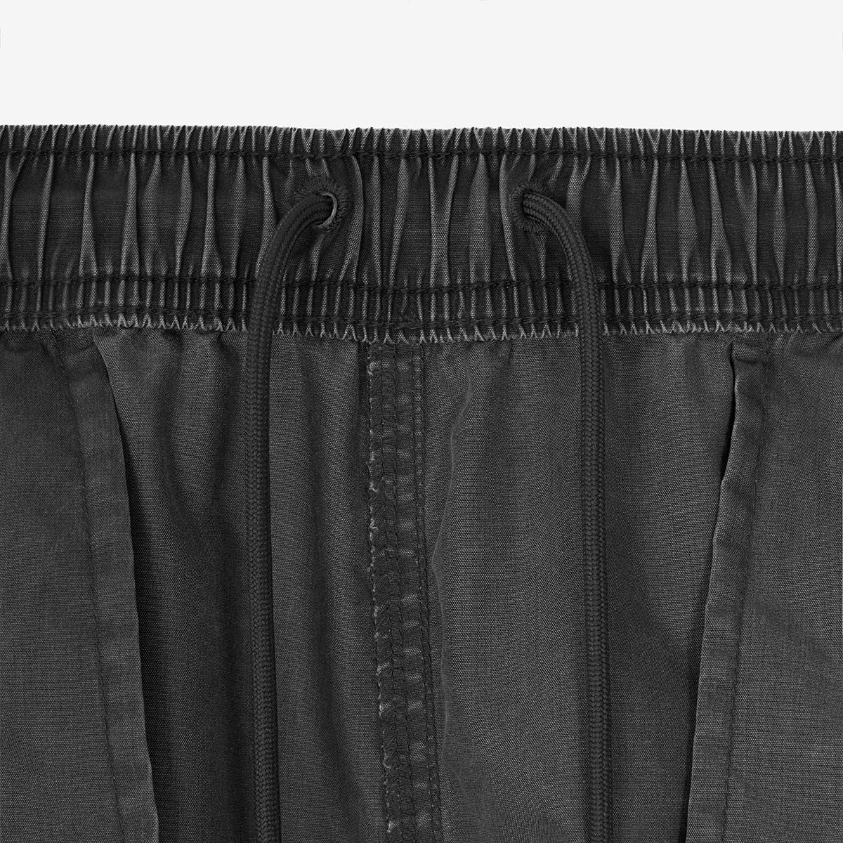 (60)Charcoal