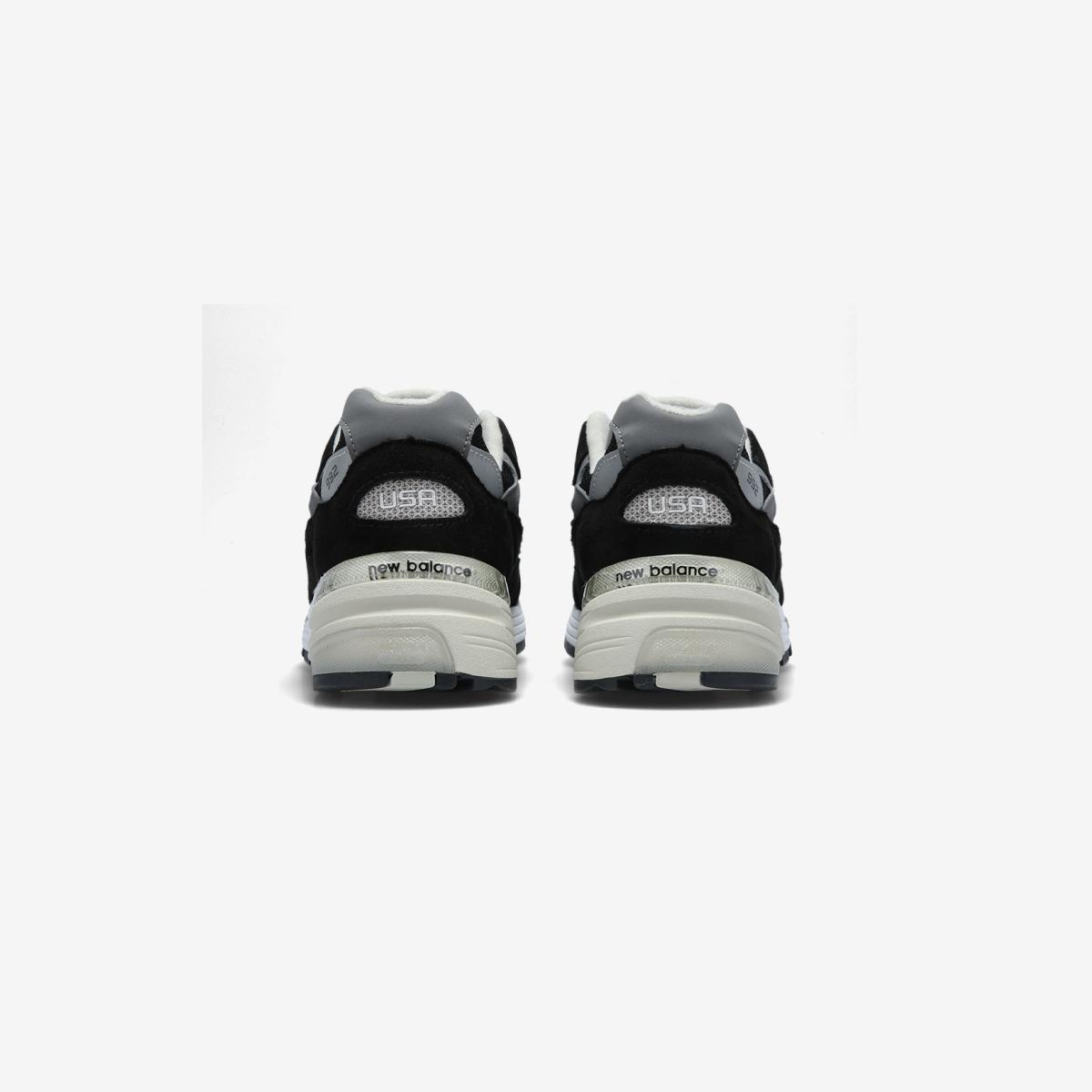 (19)Black