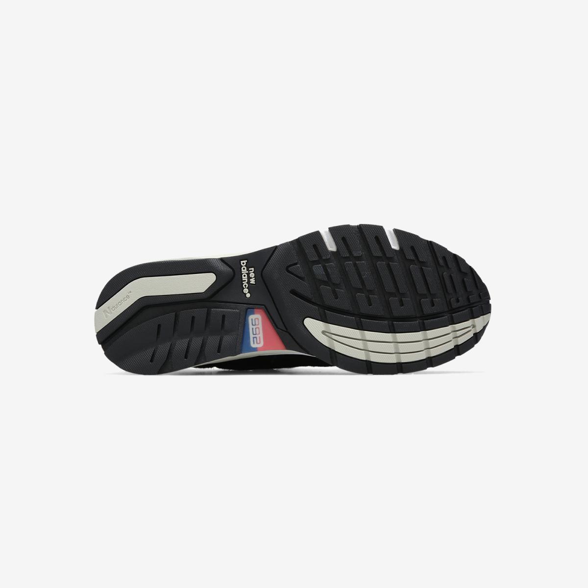 (19)Black