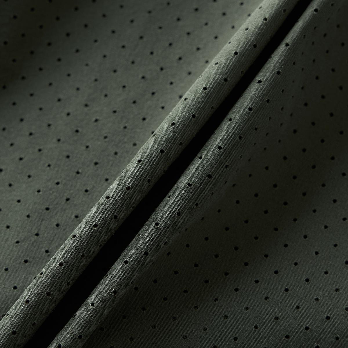 (60)Charcoal