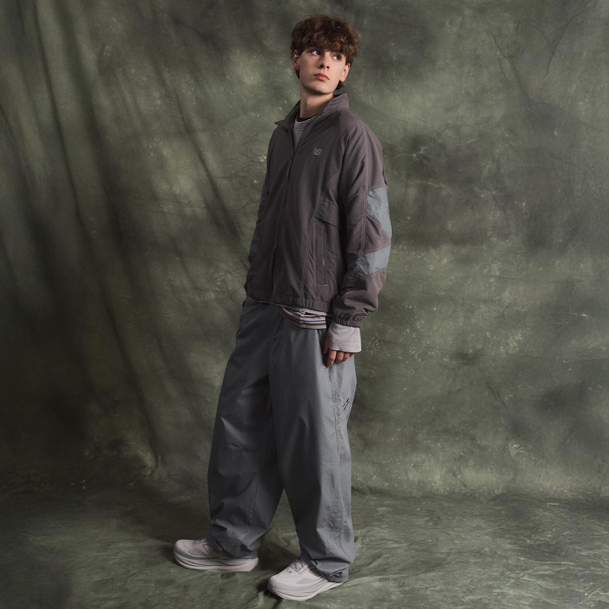(16)Light Gray