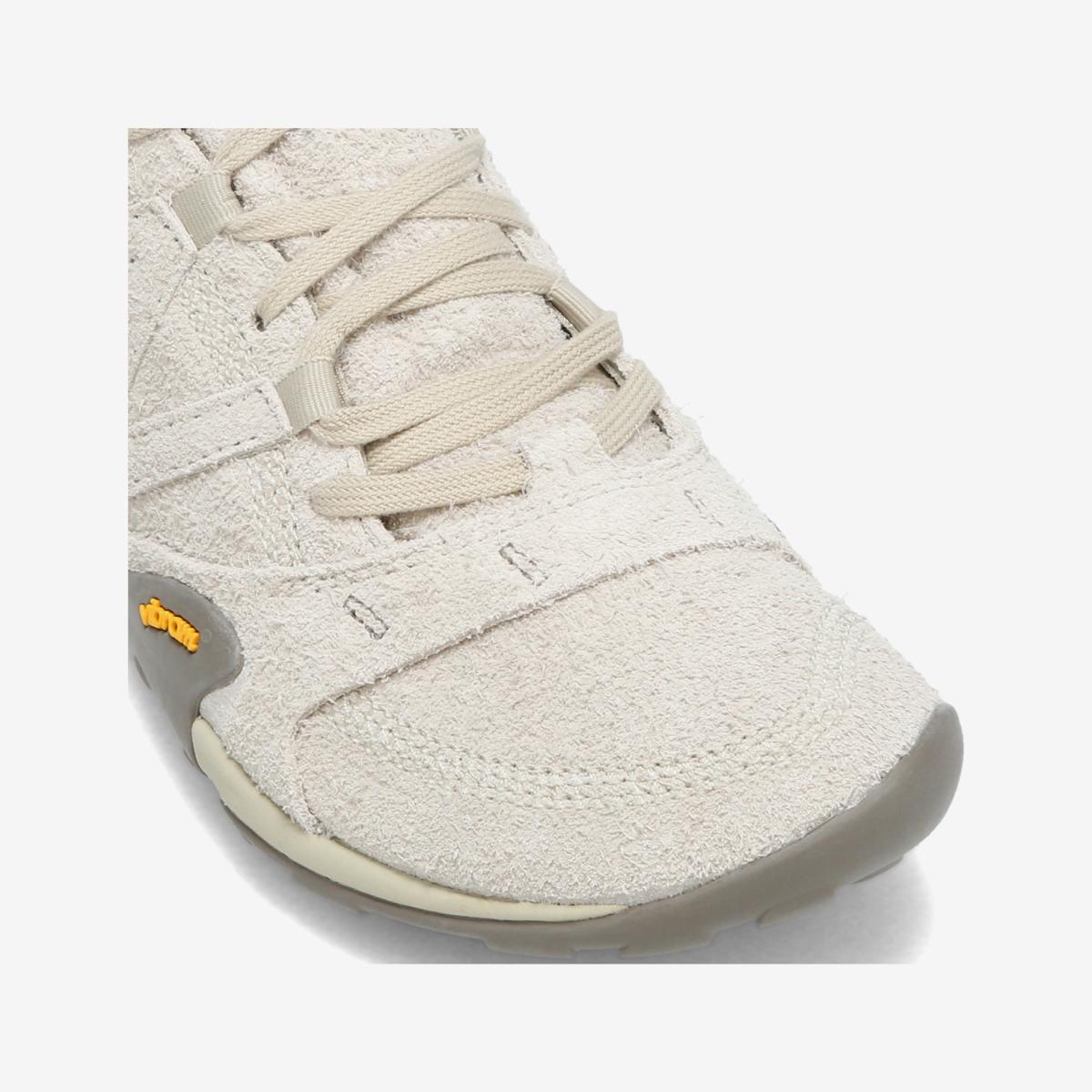 (39)Ivory