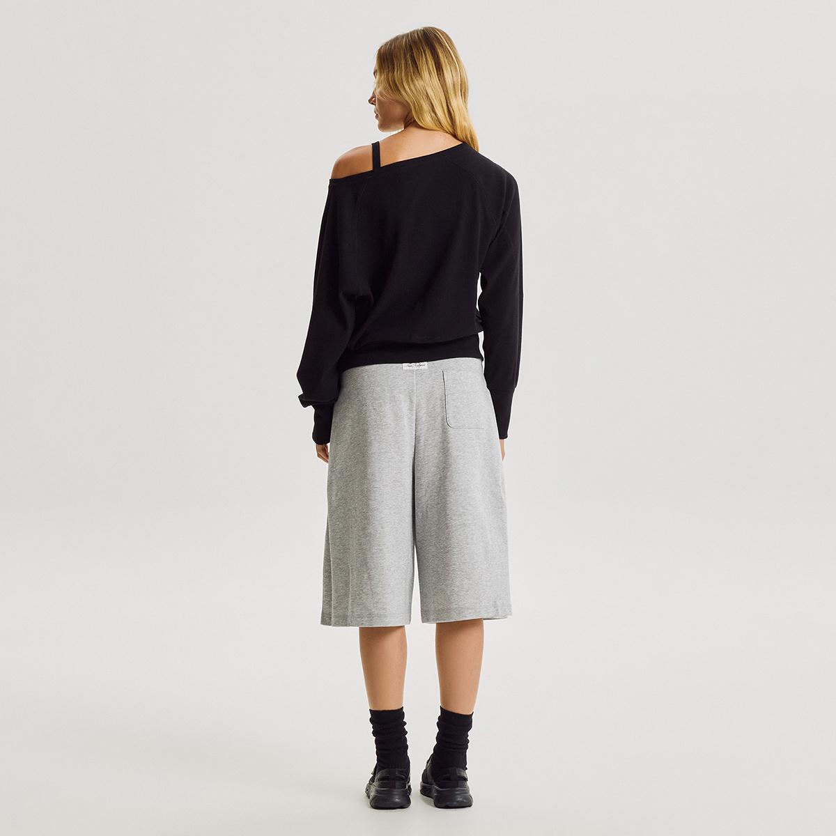 (19)Black