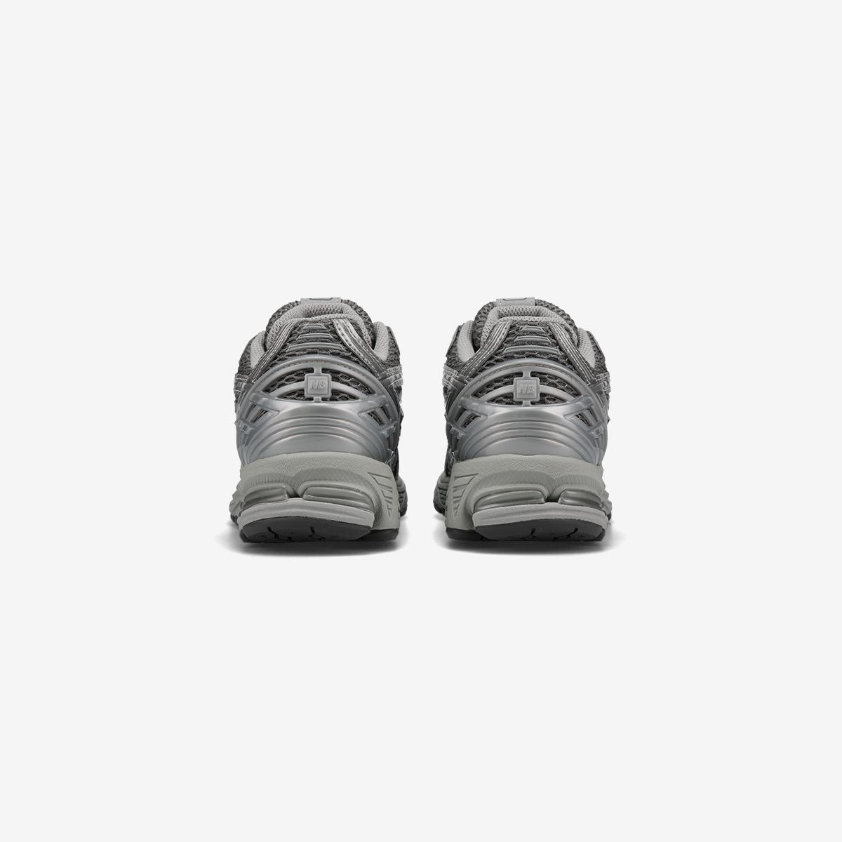 (91)Silver