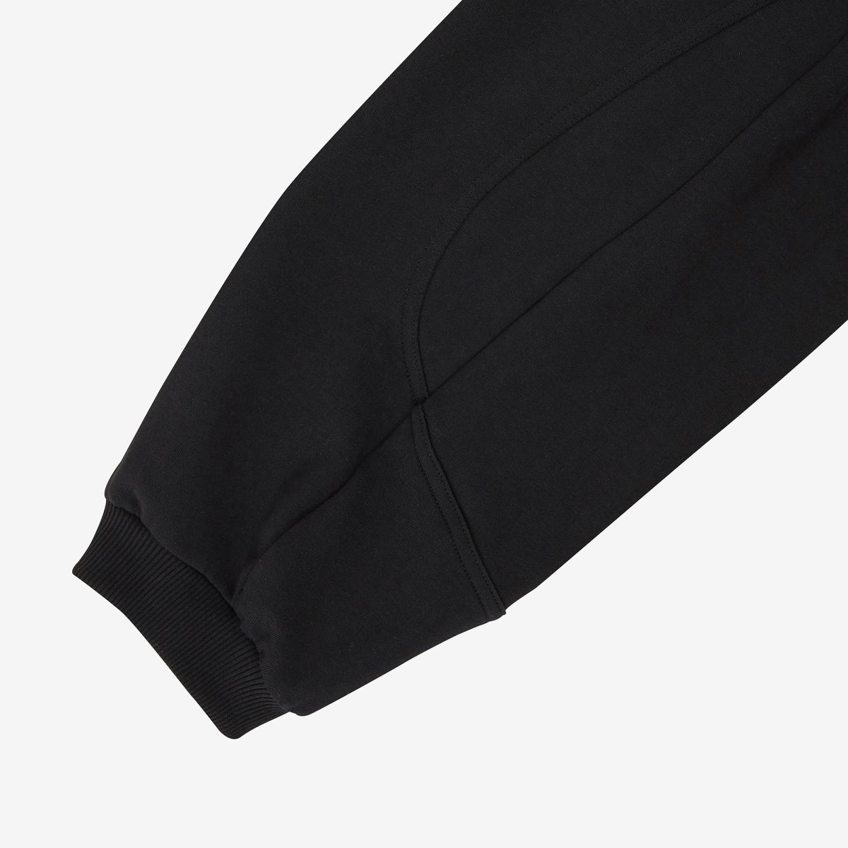 (19)Black